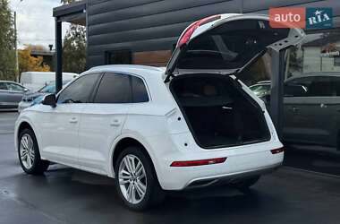 Внедорожник / Кроссовер Audi Q5 2018 в 