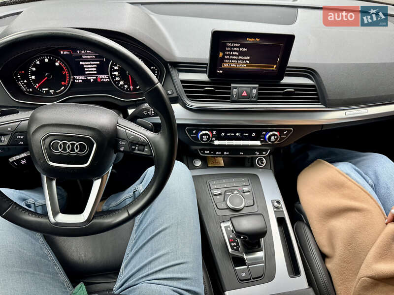 Внедорожник / Кроссовер Audi Q5 2020 в Киеве