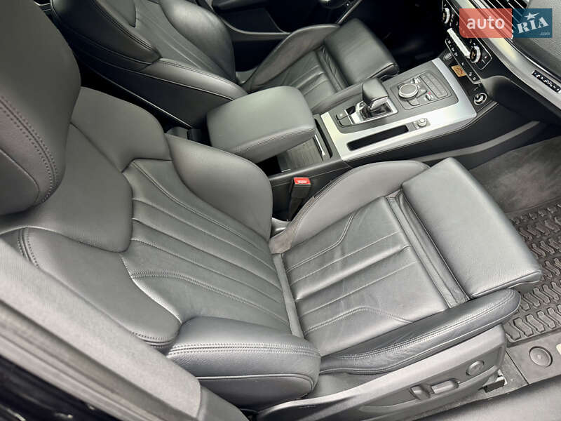 Внедорожник / Кроссовер Audi Q5 2020 в Киеве