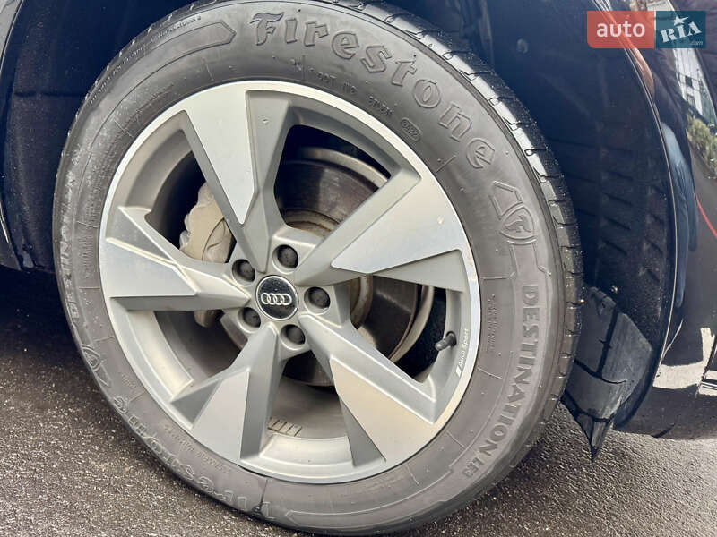 Внедорожник / Кроссовер Audi Q5 2020 в Киеве