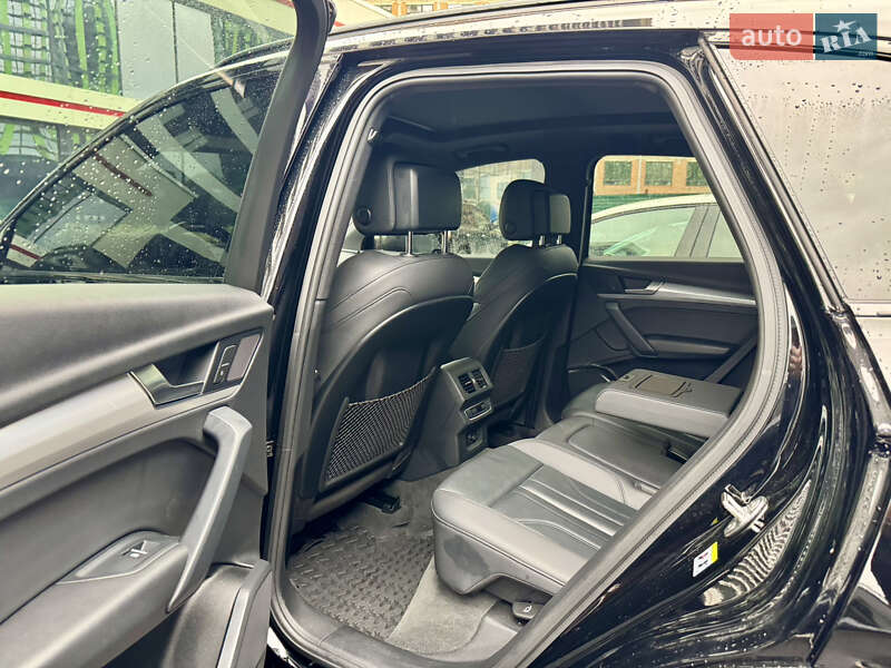 Внедорожник / Кроссовер Audi Q5 2020 в Киеве