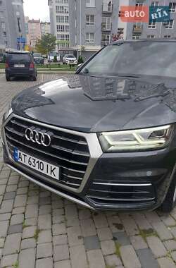 Позашляховик / Кросовер Audi Q5 2018 в 
