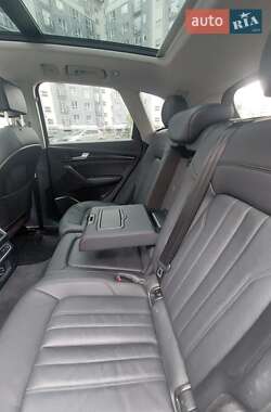 Позашляховик / Кросовер Audi Q5 2018 в 