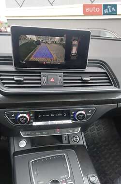 Позашляховик / Кросовер Audi Q5 2018 в 