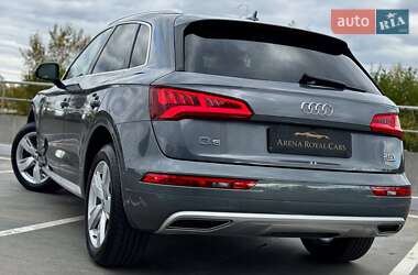 Внедорожник / Кроссовер Audi Q5 2018 в 