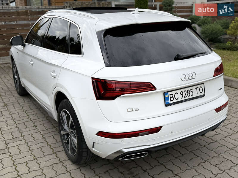 Позашляховик / Кросовер Audi Q5 2022 в Стрию
