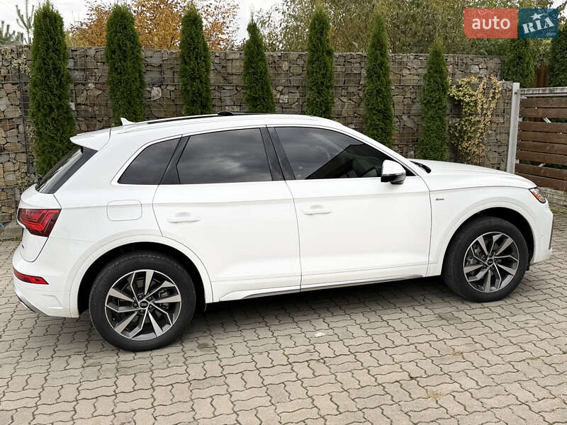 Позашляховик / Кросовер Audi Q5 2022 в Стрию
