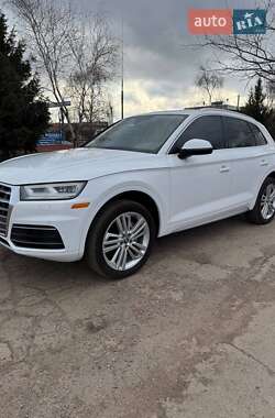 Внедорожник / Кроссовер Audi Q5 2018 в 