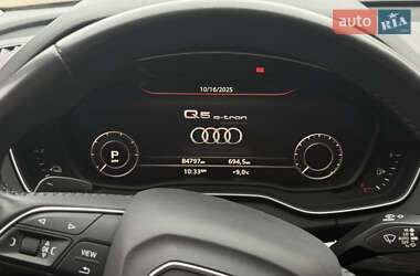 Позашляховик / Кросовер Audi Q5 2020 в 