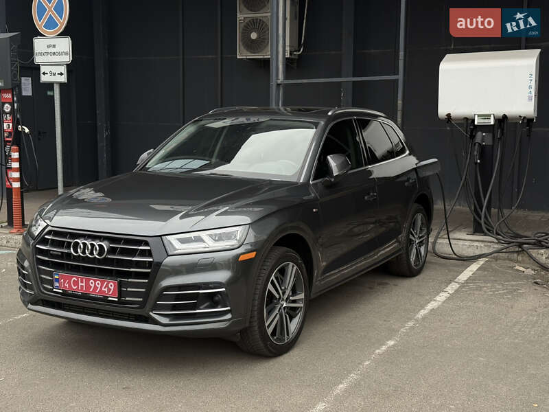 Позашляховик / Кросовер Audi Q5 2020 в Києві