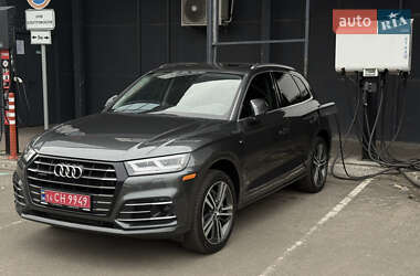 Позашляховик / Кросовер Audi Q5 2020 в 