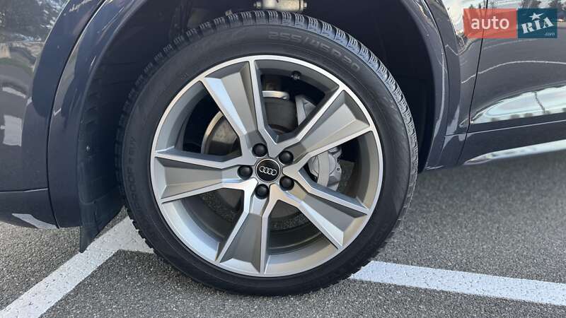 Позашляховик / Кросовер Audi Q5 2019 в Києві