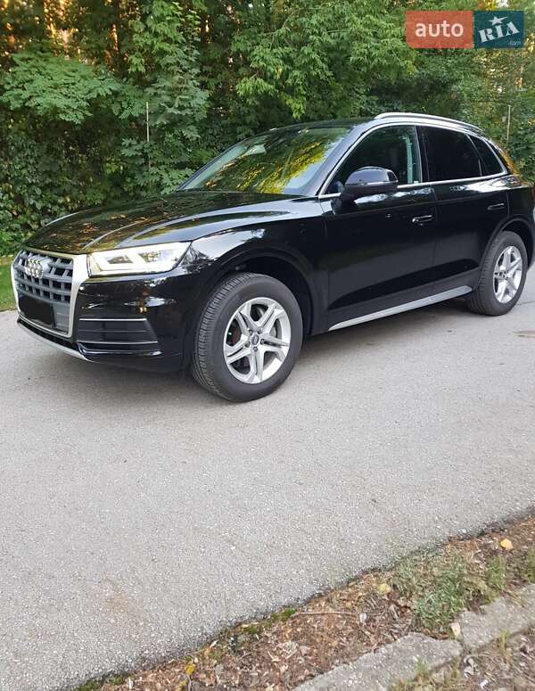 Позашляховик / Кросовер Audi Q5 2018 в Львові