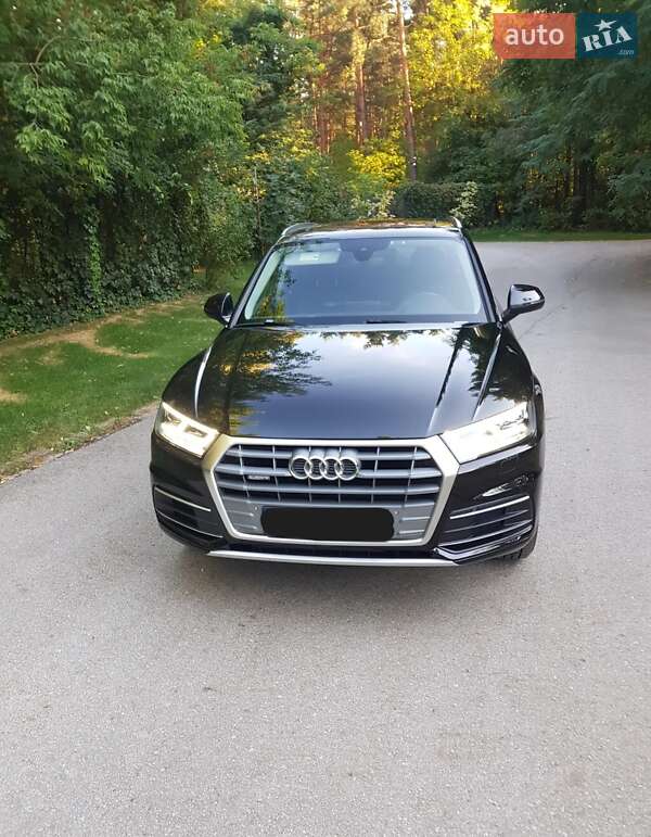 Позашляховик / Кросовер Audi Q5 2018 в Львові
