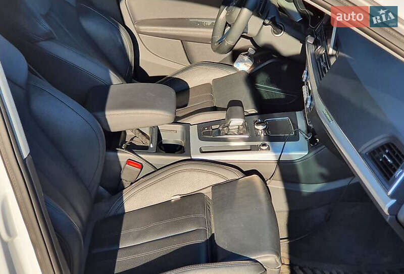 Позашляховик / Кросовер Audi Q5 2017 в Львові