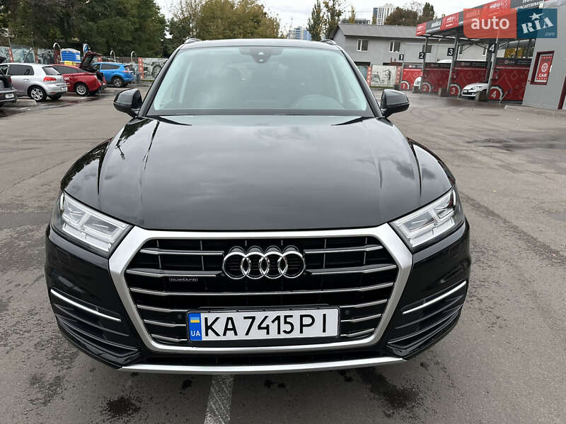Позашляховик / Кросовер Audi Q5 2019 в Києві