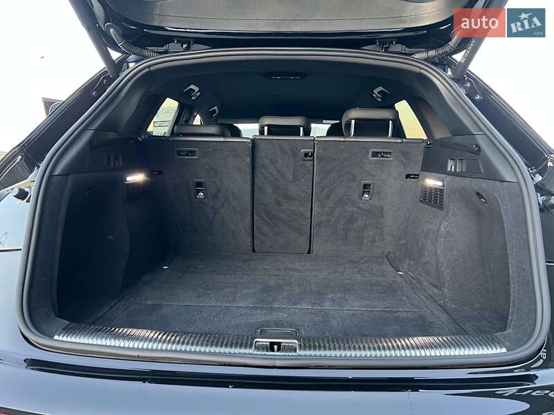 Внедорожник / Кроссовер Audi Q5 2022 в Львове