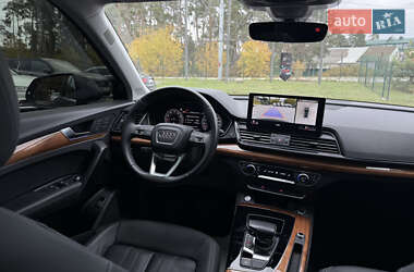 Позашляховик / Кросовер Audi Q5 2021 в 