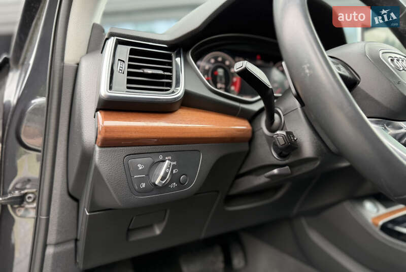 Внедорожник / Кроссовер Audi Q5 2020 в Львове