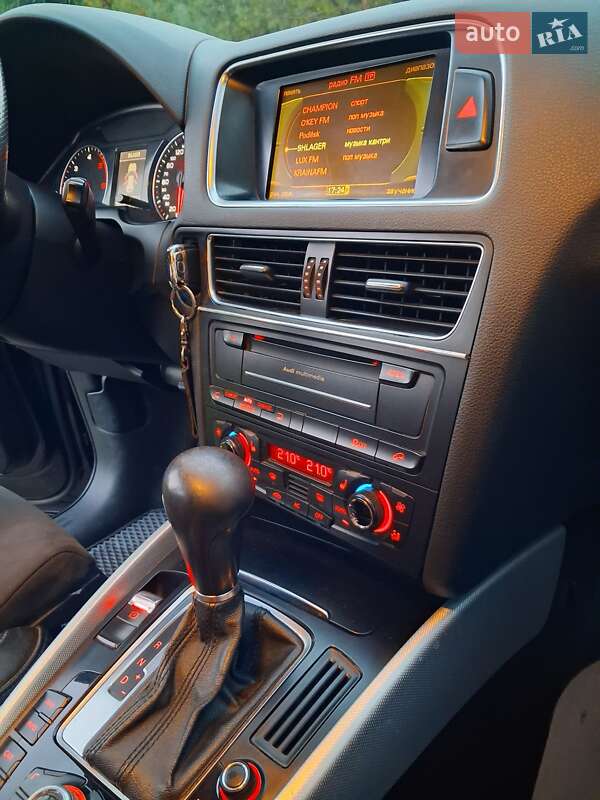 Внедорожник / Кроссовер Audi Q5 2010 в Хмельницком