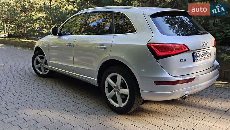 Позашляховик / Кросовер Audi Q5 2013 в Ужгороді