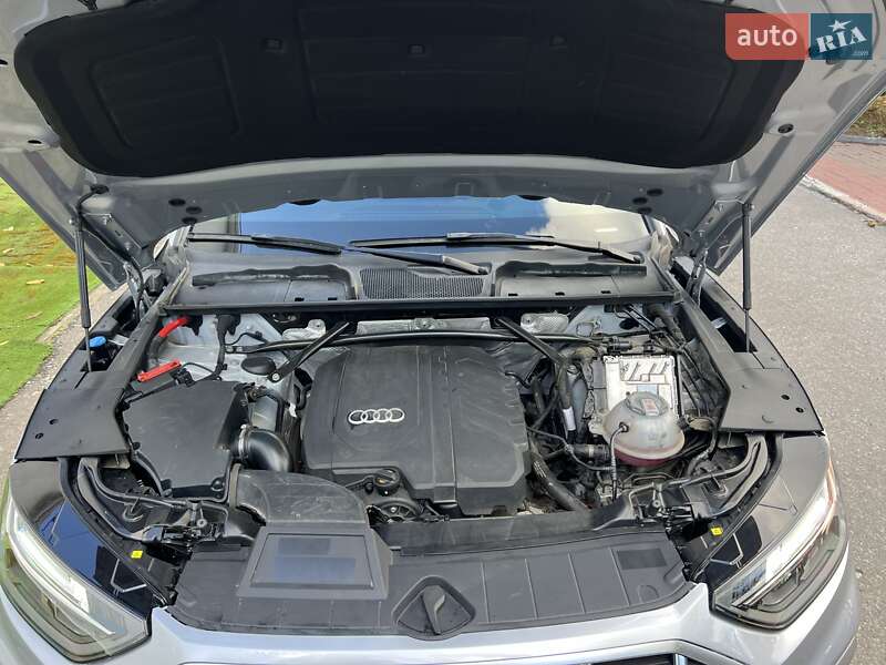 Позашляховик / Кросовер Audi Q5 2020 в Києві