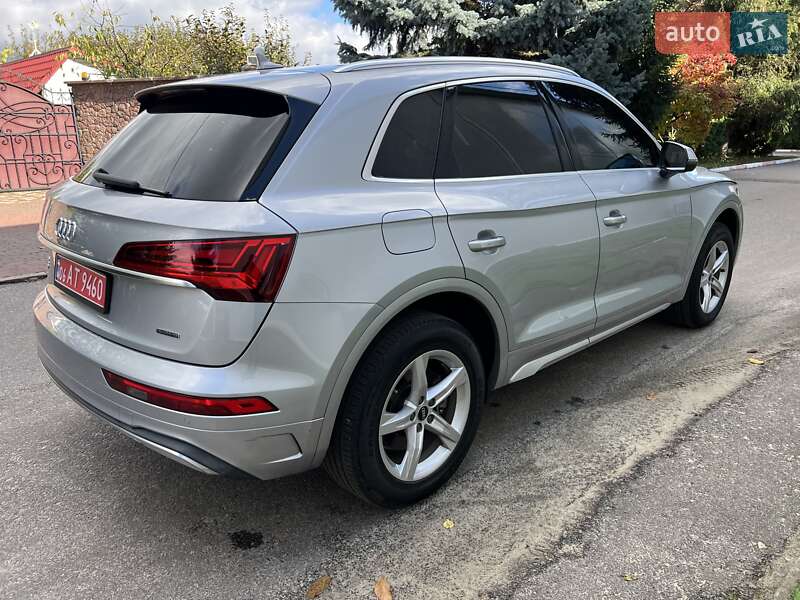 Позашляховик / Кросовер Audi Q5 2020 в Києві