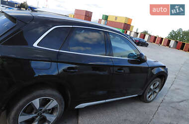 Позашляховик / Кросовер Audi Q5 2021 в 