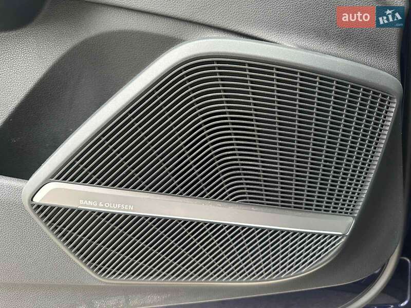 Позашляховик / Кросовер Audi Q5 2019 в Києві фото 23 Позашляховик / Кросовер Audi Q5 2019 в Києві