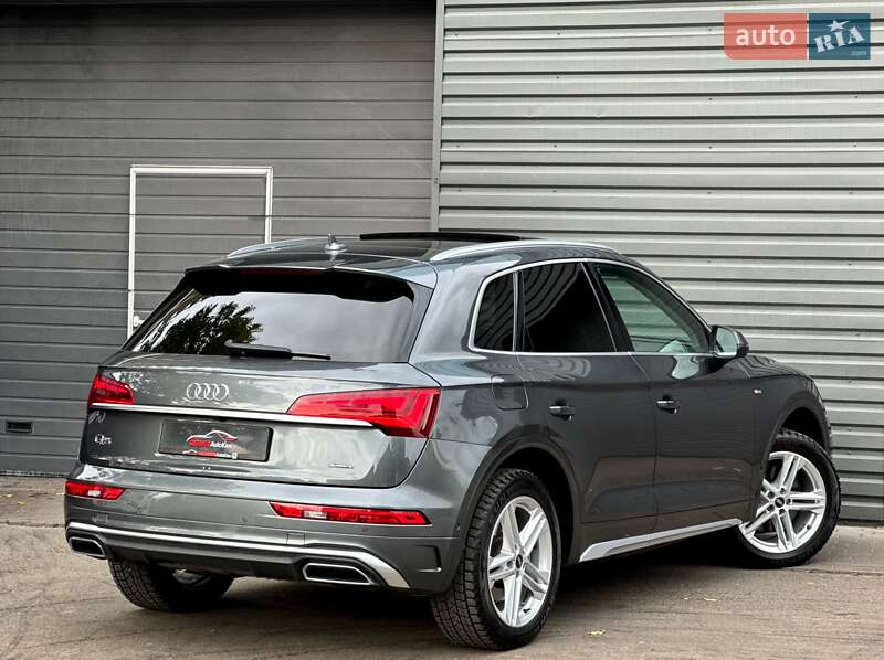 Позашляховик / Кросовер Audi Q5 2021 в Києві