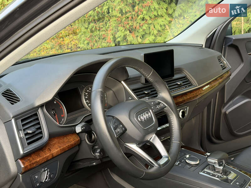 Внедорожник / Кроссовер Audi Q5 2017 в Ровно