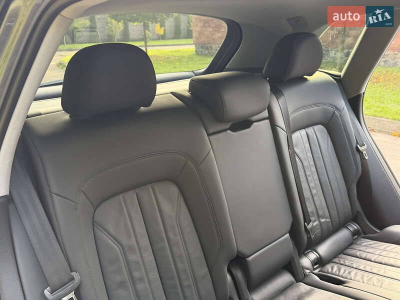 Внедорожник / Кроссовер Audi Q5 2017 в Ровно