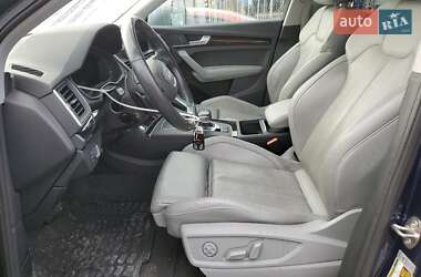 Позашляховик / Кросовер Audi Q5 2018 в 