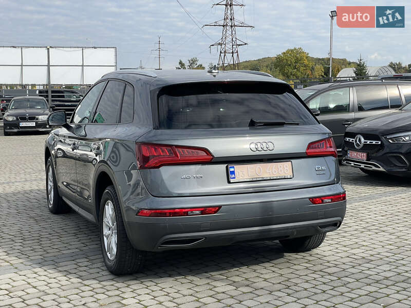 Внедорожник / Кроссовер Audi Q5 2019 в Мукачево