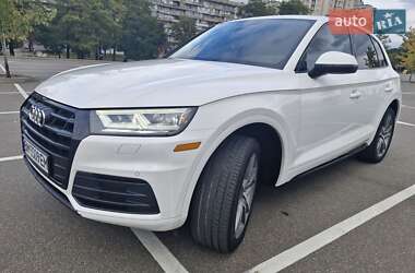 Позашляховик / Кросовер Audi Q5 2020 в Києві