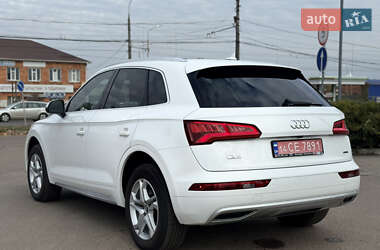 Позашляховик / Кросовер Audi Q5 2018 в 