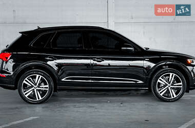 Позашляховик / Кросовер Audi Q5 2018 в 