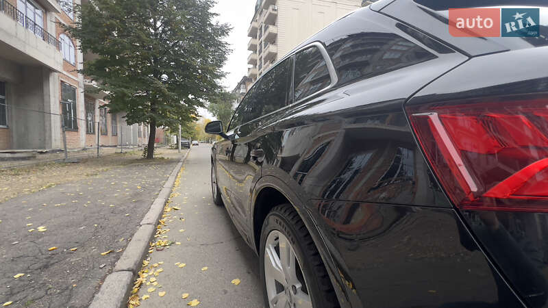 Внедорожник / Кроссовер Audi Q5 2019 в Киеве