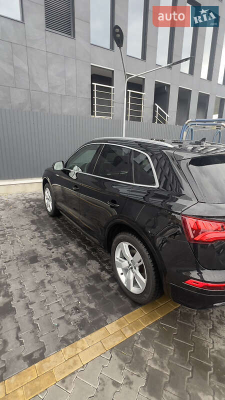 Внедорожник / Кроссовер Audi Q5 2019 в Киеве