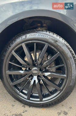 Внедорожник / Кроссовер Audi Q5 2011 в 