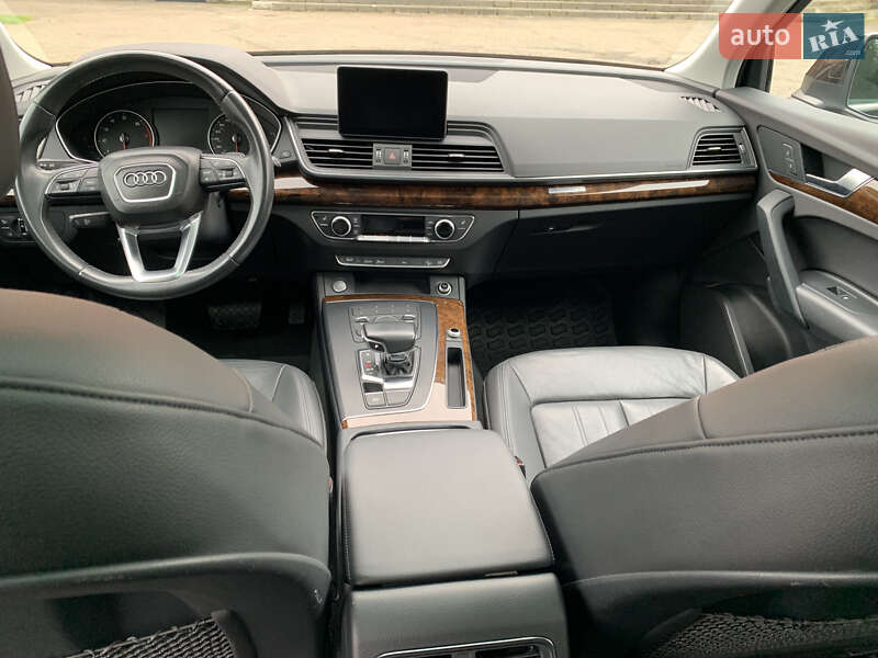 Внедорожник / Кроссовер Audi Q5 2018 в Ивано-Франковске