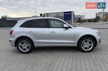 Позашляховик / Кросовер Audi Q5 2012 в 