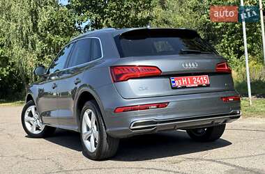 Позашляховик / Кросовер Audi Q5 2019 в  фото 12 Позашляховик / Кросовер Audi Q5 2019 в