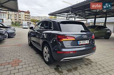Позашляховик / Кросовер Audi Q5 2017 в 