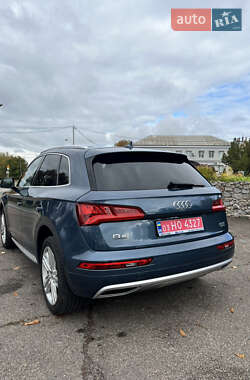 Позашляховик / Кросовер Audi Q5 2018 в 