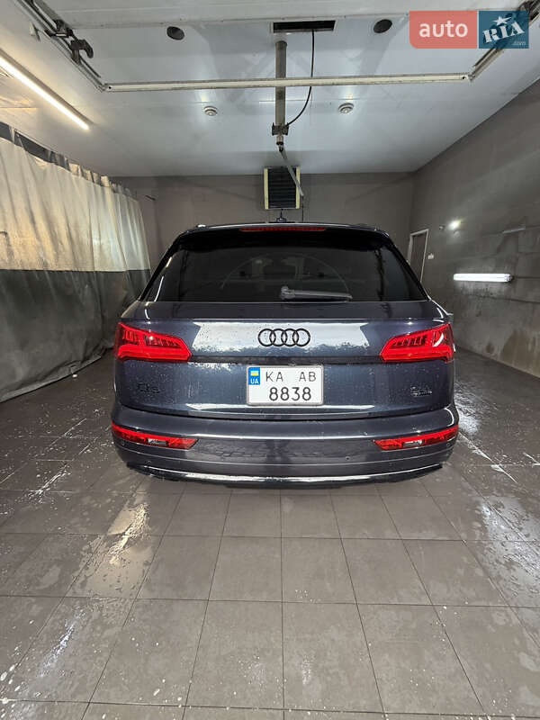 Внедорожник / Кроссовер Audi Q5 2018 в Киеве