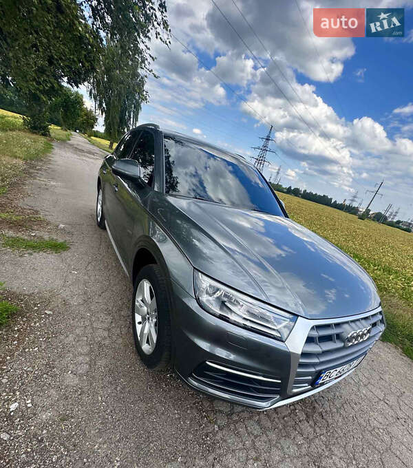 Позашляховик / Кросовер Audi Q5 2017 в Лубнах