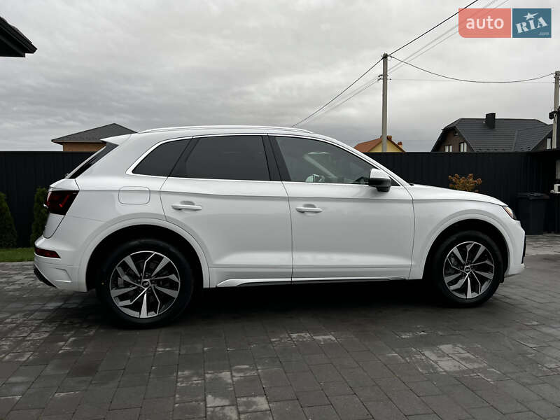 Позашляховик / Кросовер Audi Q5 2021 в Луцьку