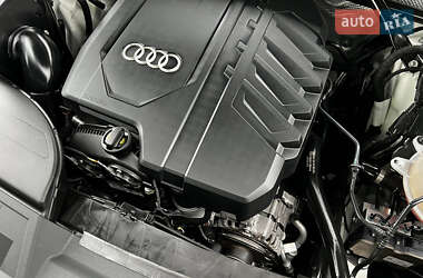 Позашляховик / Кросовер Audi Q5 2021 в 