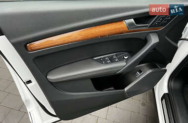 Позашляховик / Кросовер Audi Q5 2021 в 